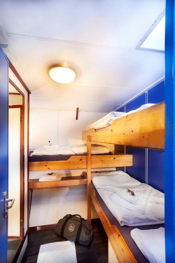Hotel Segelschiff Loth Lorien à Hambourg Extérieur photo