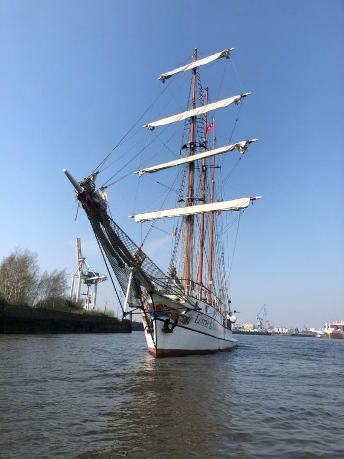 Hotel Segelschiff Loth Lorien à Hambourg Extérieur photo