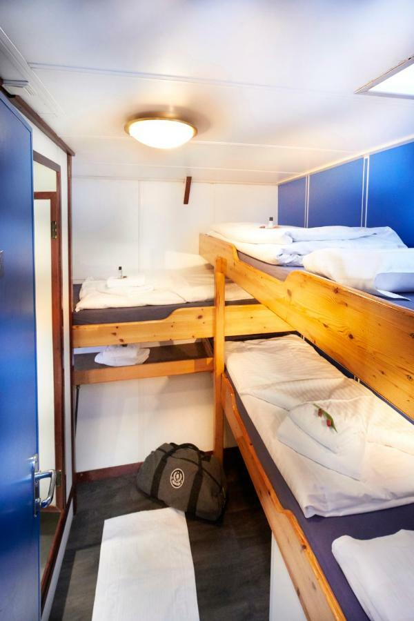 Hotel Segelschiff Loth Lorien à Hambourg Extérieur photo