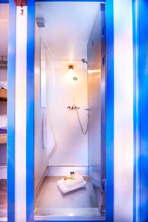 Hotel Segelschiff Loth Lorien à Hambourg Extérieur photo