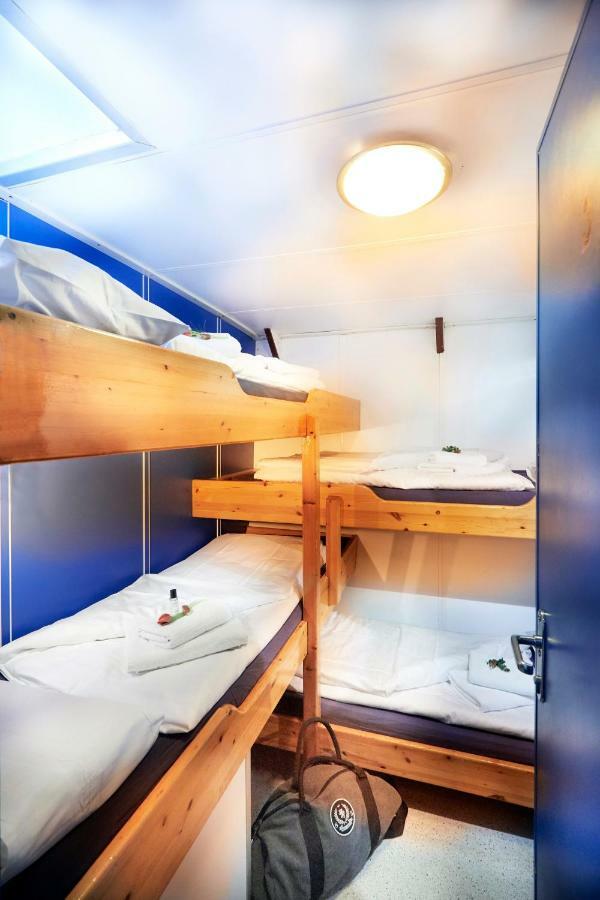 Hotel Segelschiff Loth Lorien à Hambourg Extérieur photo